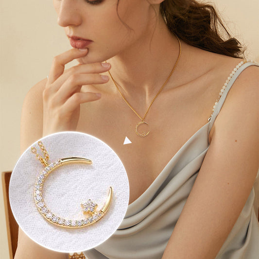 Collier Étincelant avec Pendentif d'Étoile et de Lune